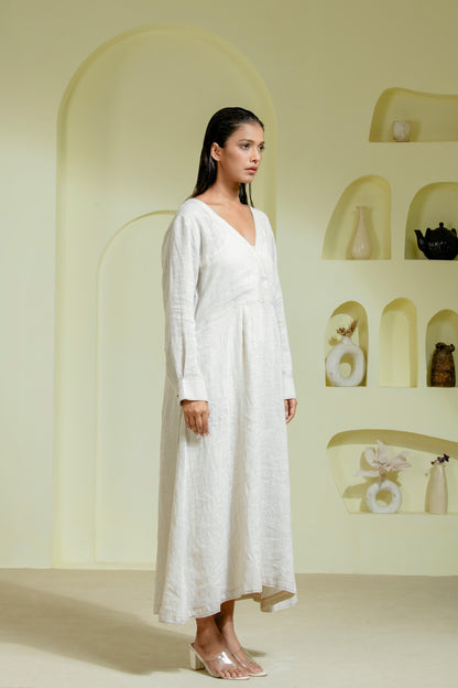 Ivory co-ord set featuring a pintuck kurta