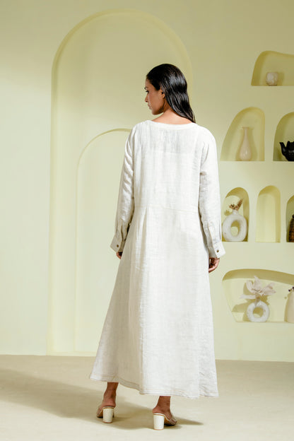 Ivory co-ord set featuring a pintuck kurta